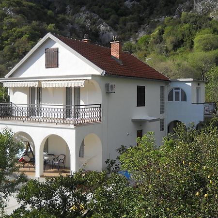 Apartments Ognjenovic Risan Exterior photo
